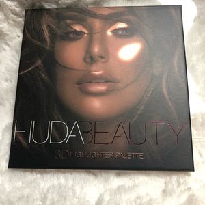 Huda Beauty 3D Highlighter Palette
